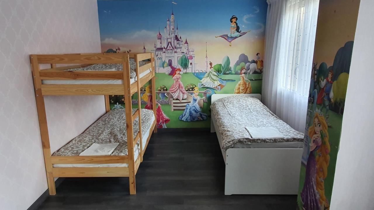 Bourgoin-Jallieu Appartement Avec Parking Gratuit Proche De Village De Marque מראה חיצוני תמונה