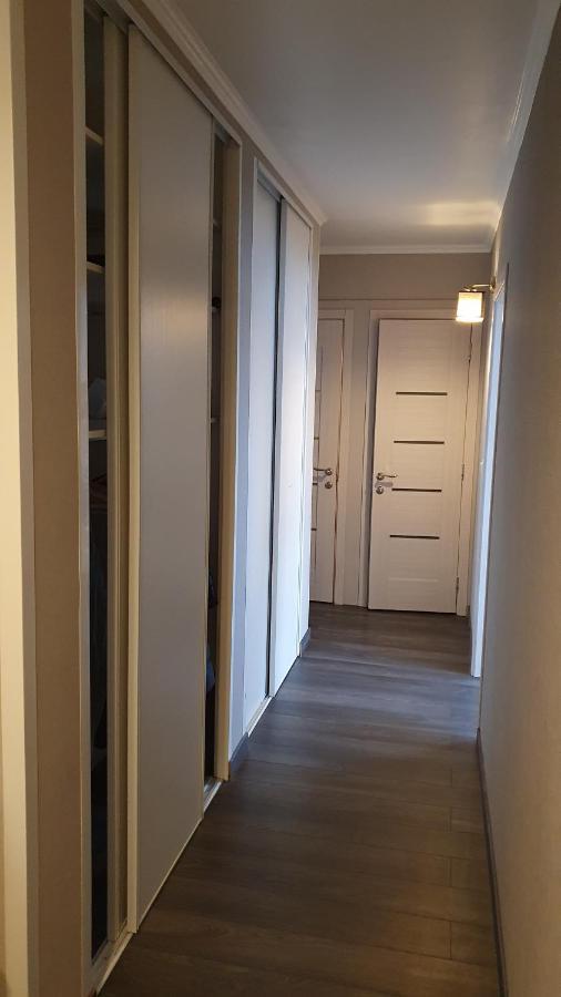 Bourgoin-Jallieu Appartement Avec Parking Gratuit Proche De Village De Marque מראה חיצוני תמונה